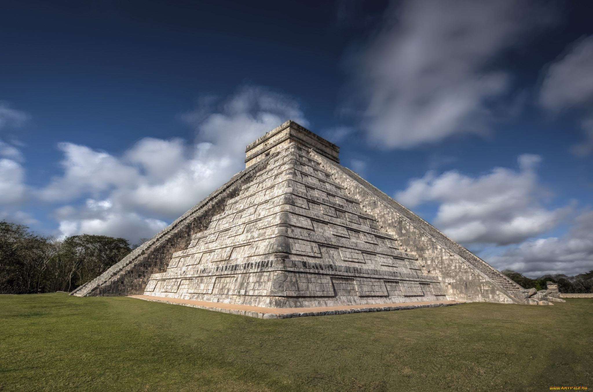temple of kukulcan at chichen itza, , - ,   , 